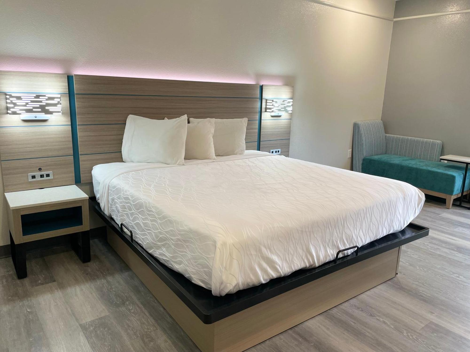Sonesta Essential North Houston Hotel