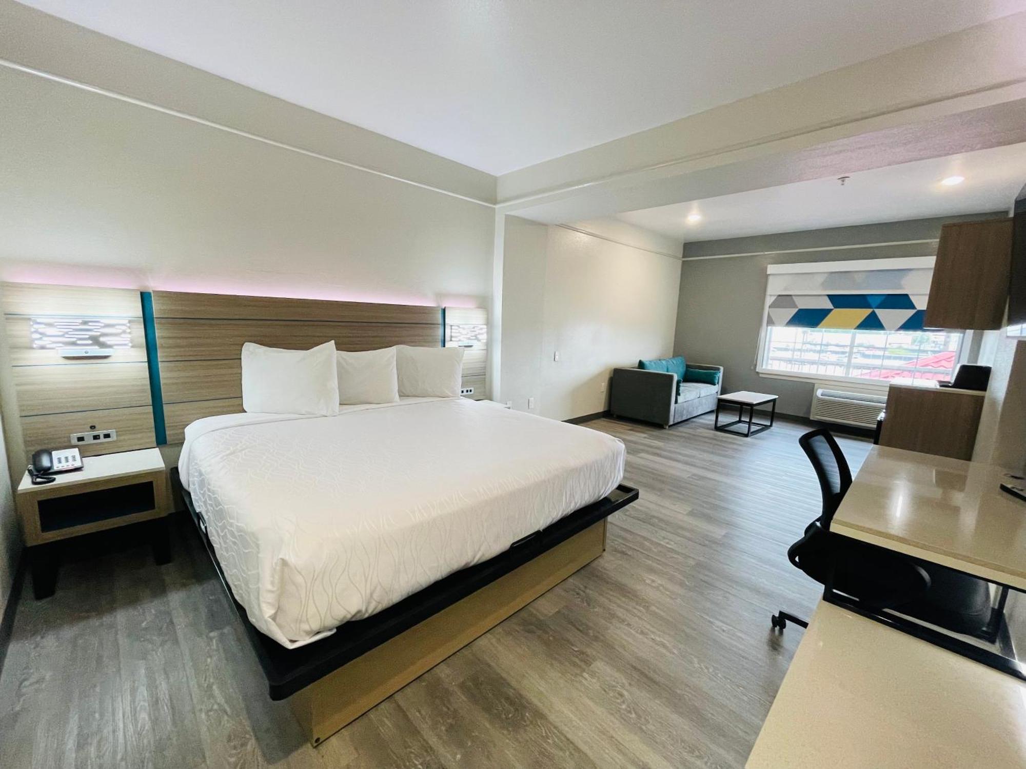 Sonesta Essential North Houston